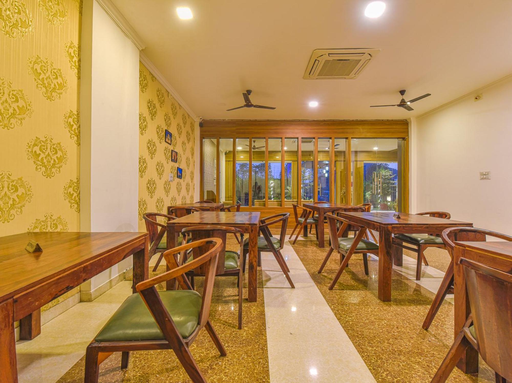 Sky Blu And Rooftop Restaurant Udaipur