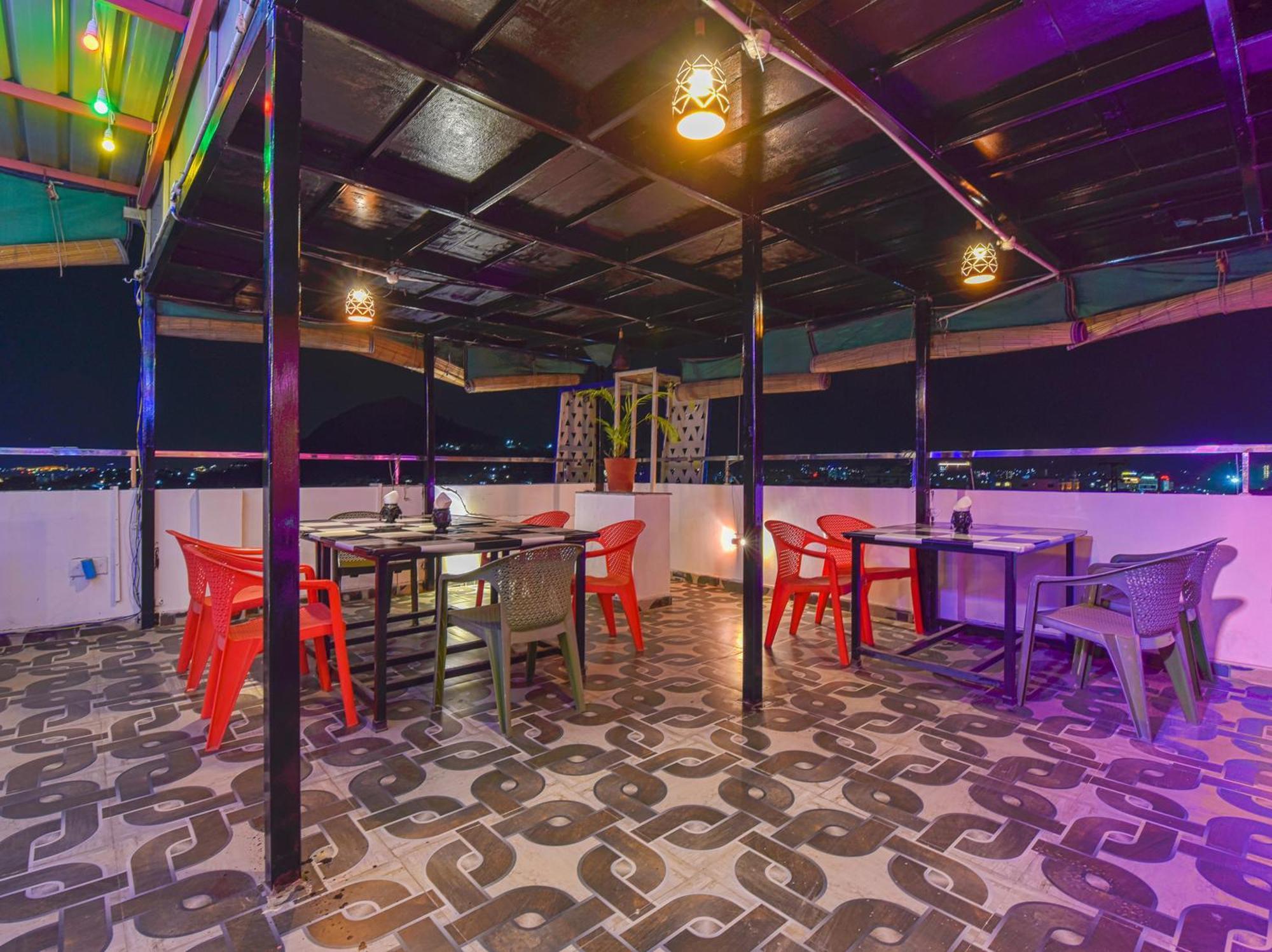 Sky Blu And Rooftop Restaurant Hotel 3*