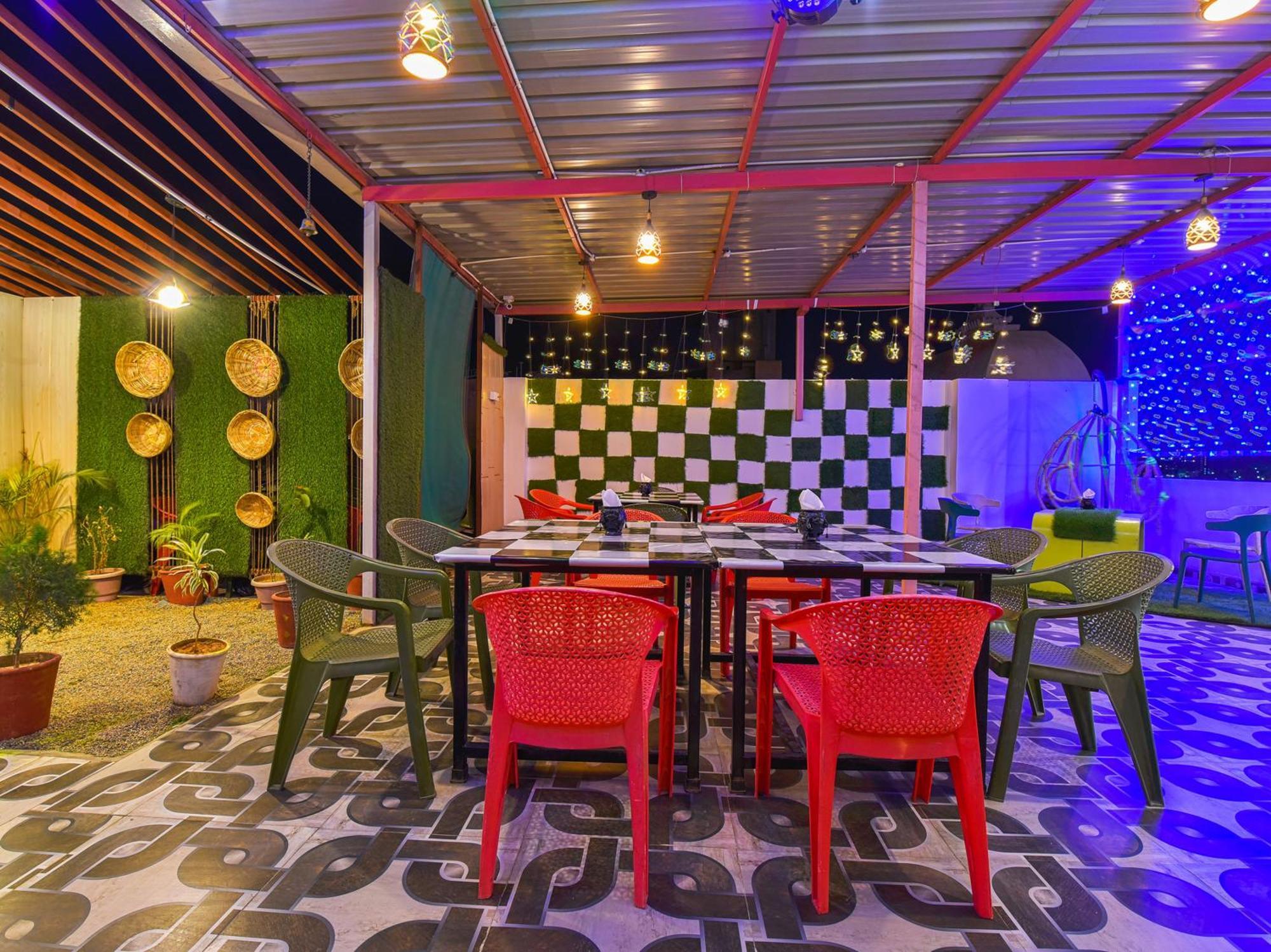 Sky Blu And Rooftop Restaurant