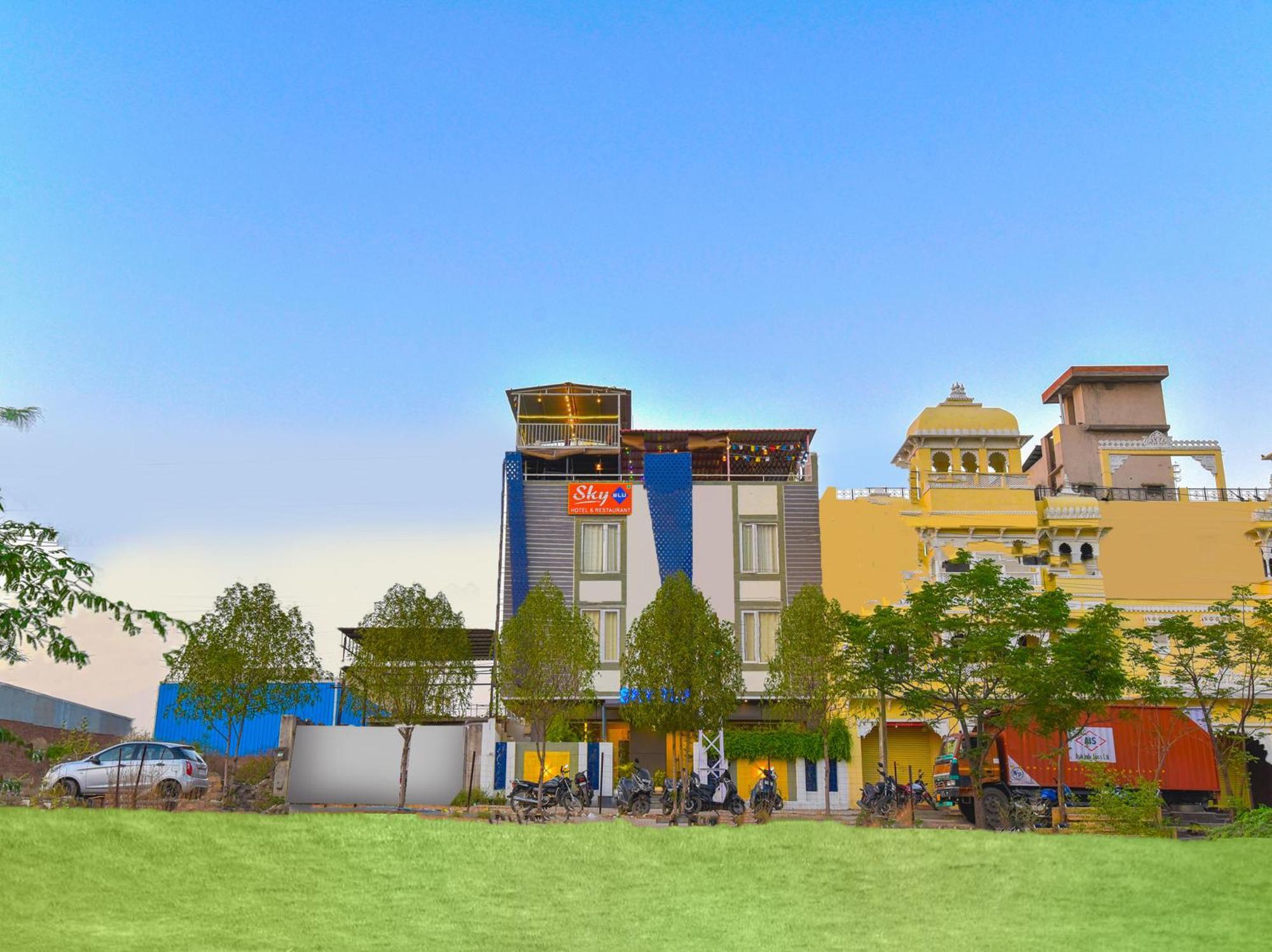 Sky Blu And Rooftop Restaurant Udaipur