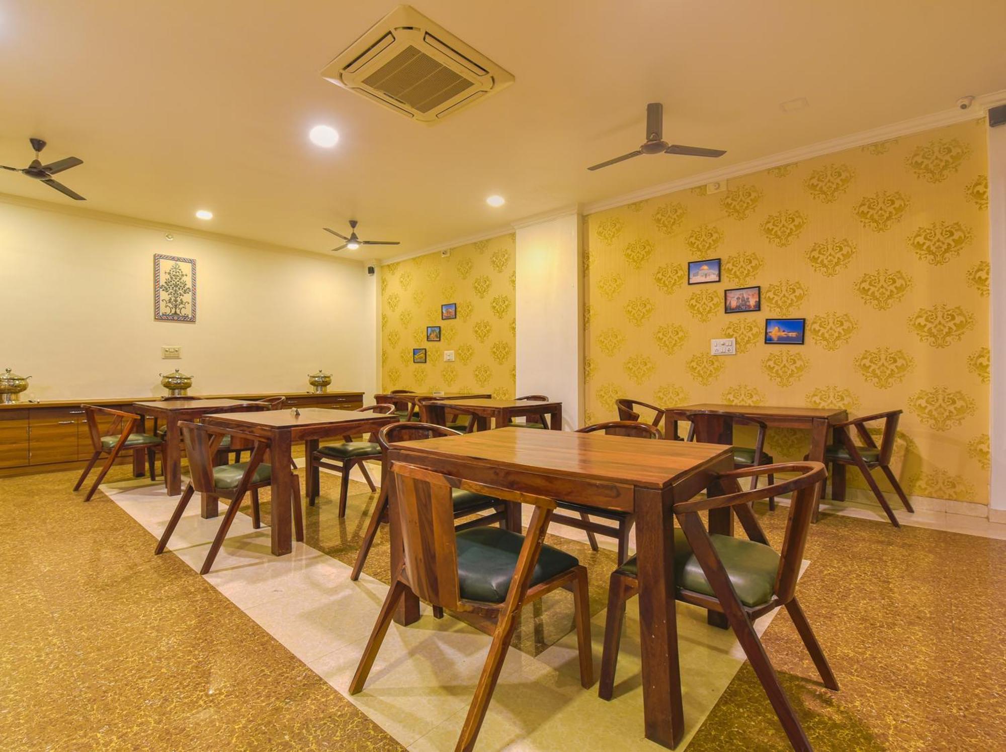 Sky Blu And Rooftop Restaurant 3* Udaipur
