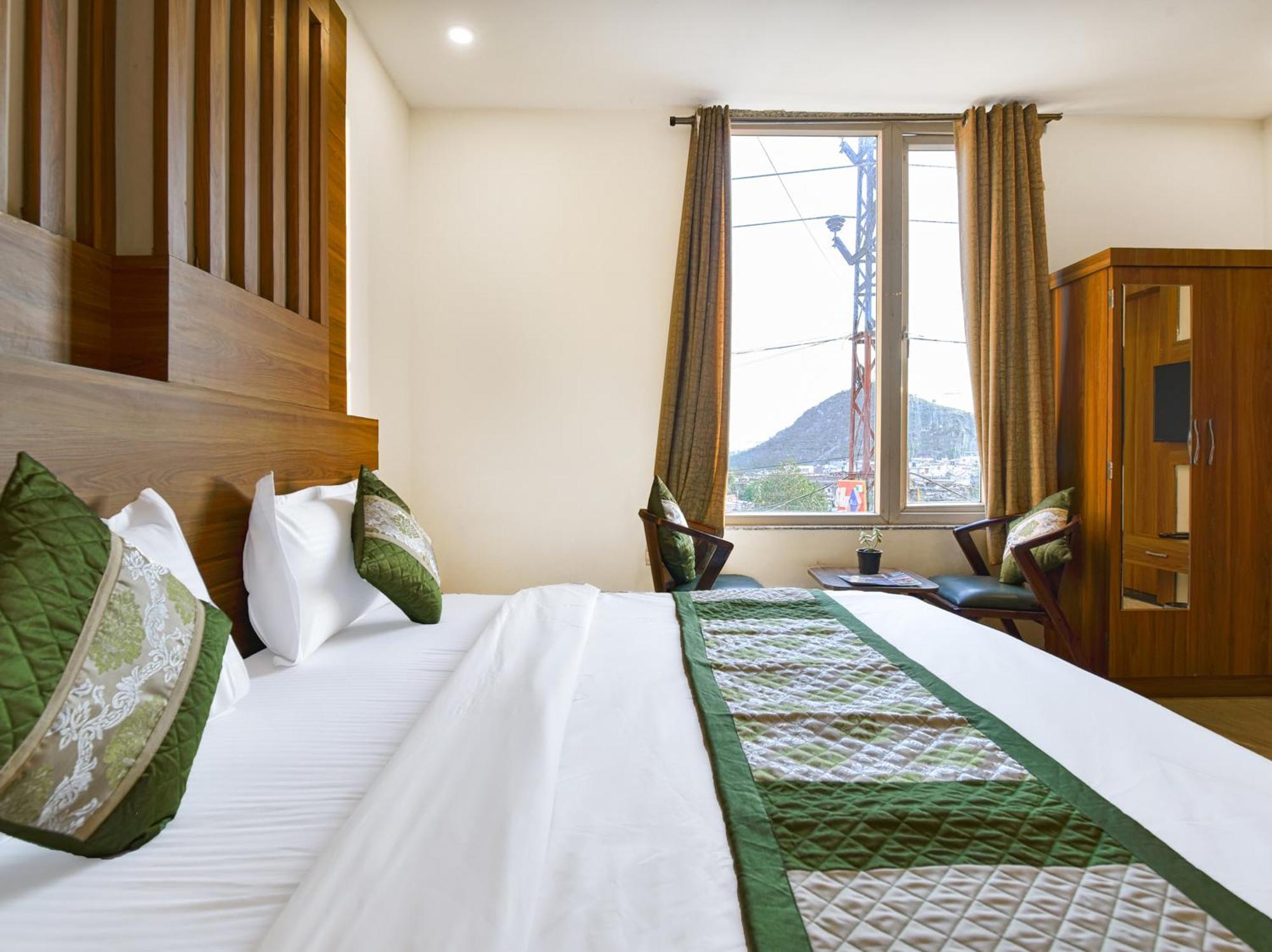 Sky Blu And Rooftop Restaurant Hotel 3*