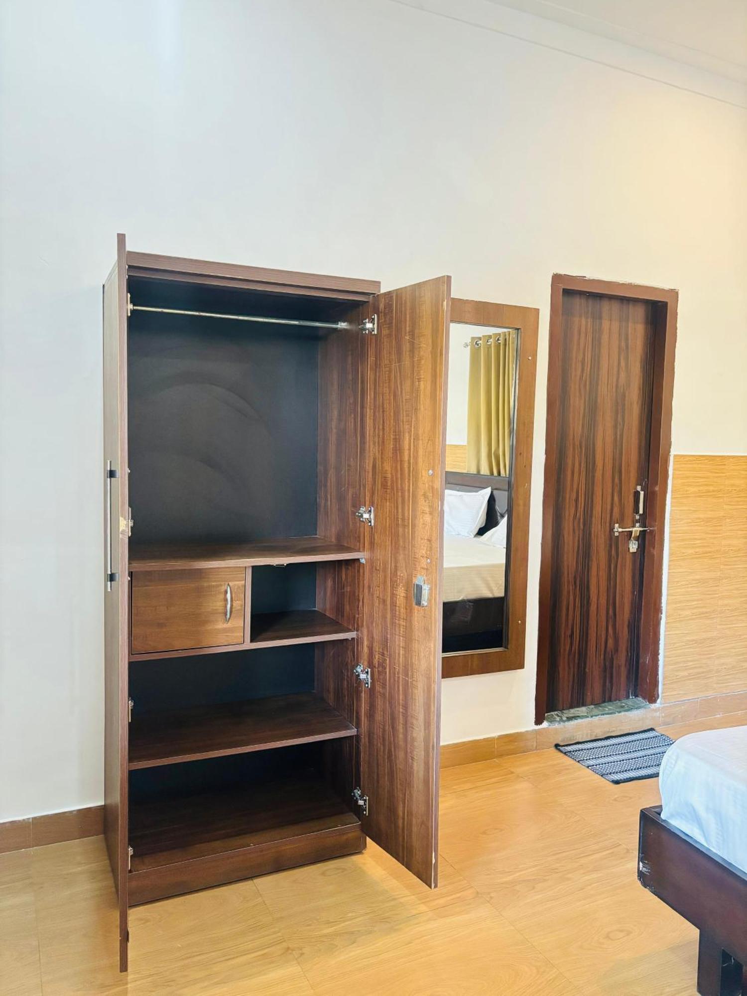 The Rohisa Bagh Resort *