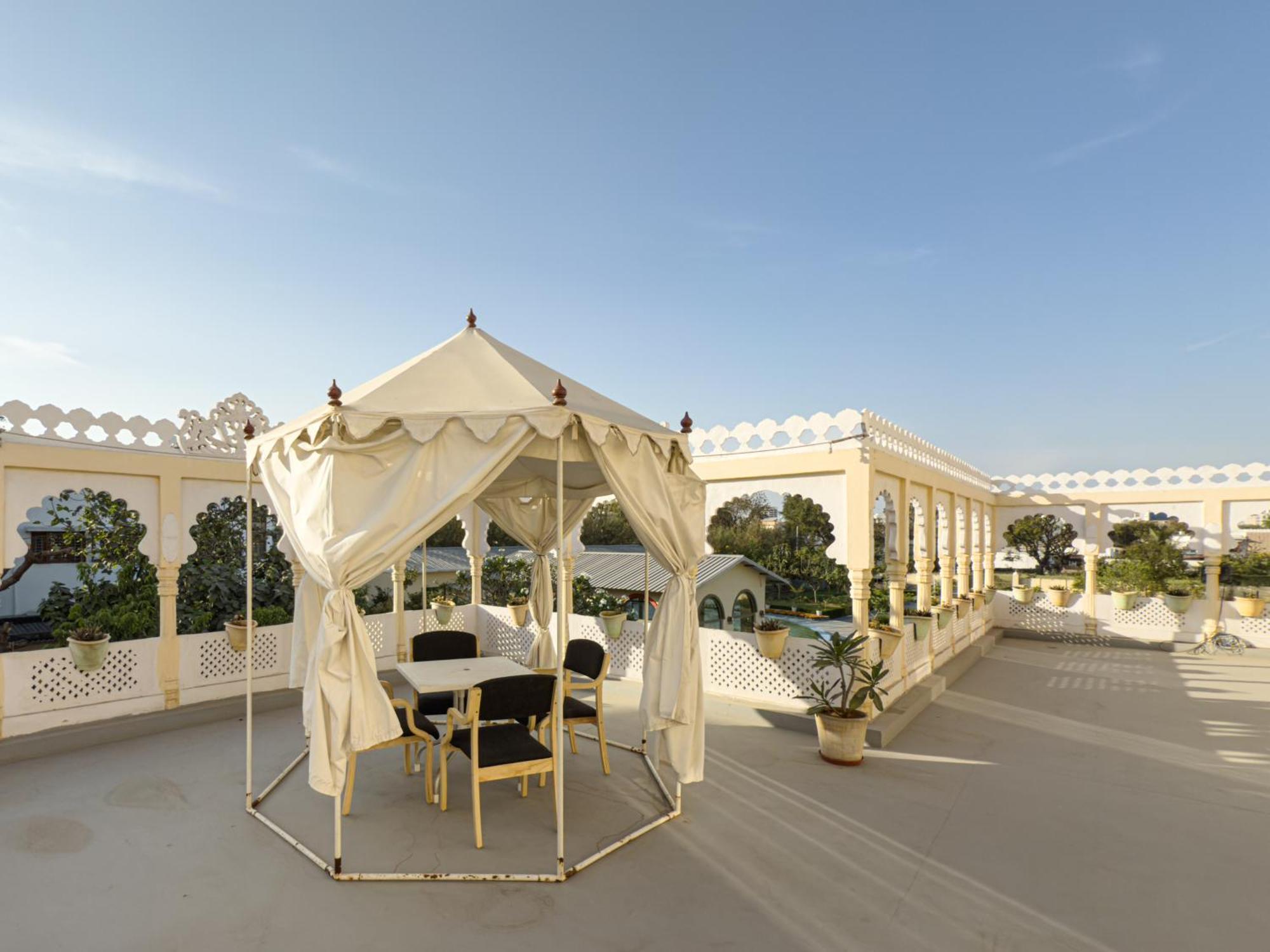 Resort The Vaag - A Luxury Pool In
