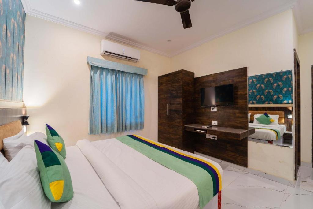 Vedic Vista Hotel 3*