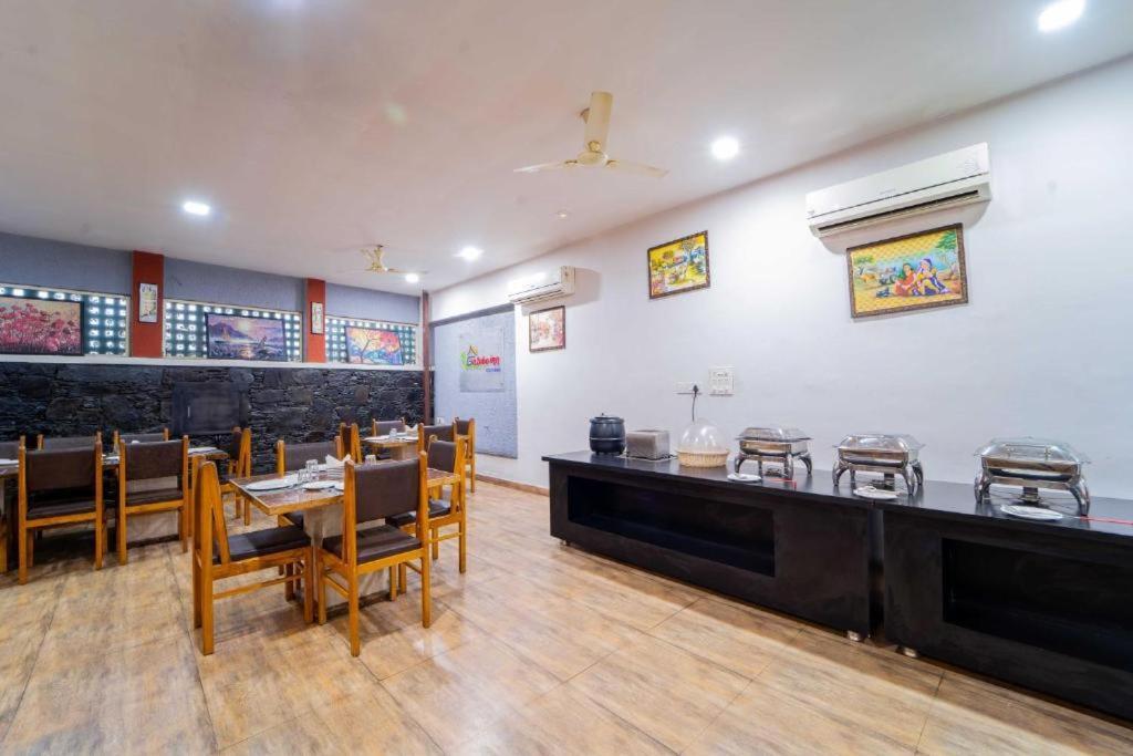 Vedic Vista Hotel 3*