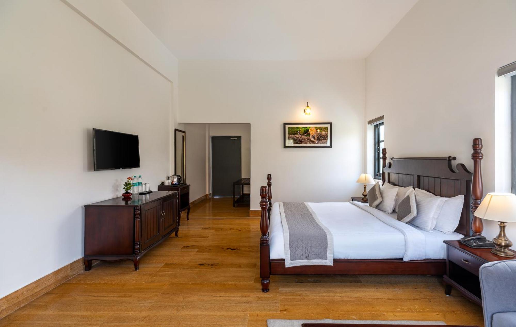 The Hunting - Luxury In