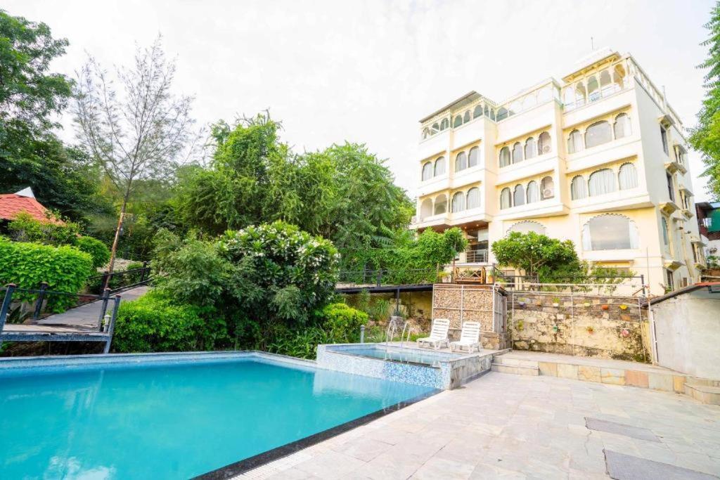 Vedic Vista Hotel 3*