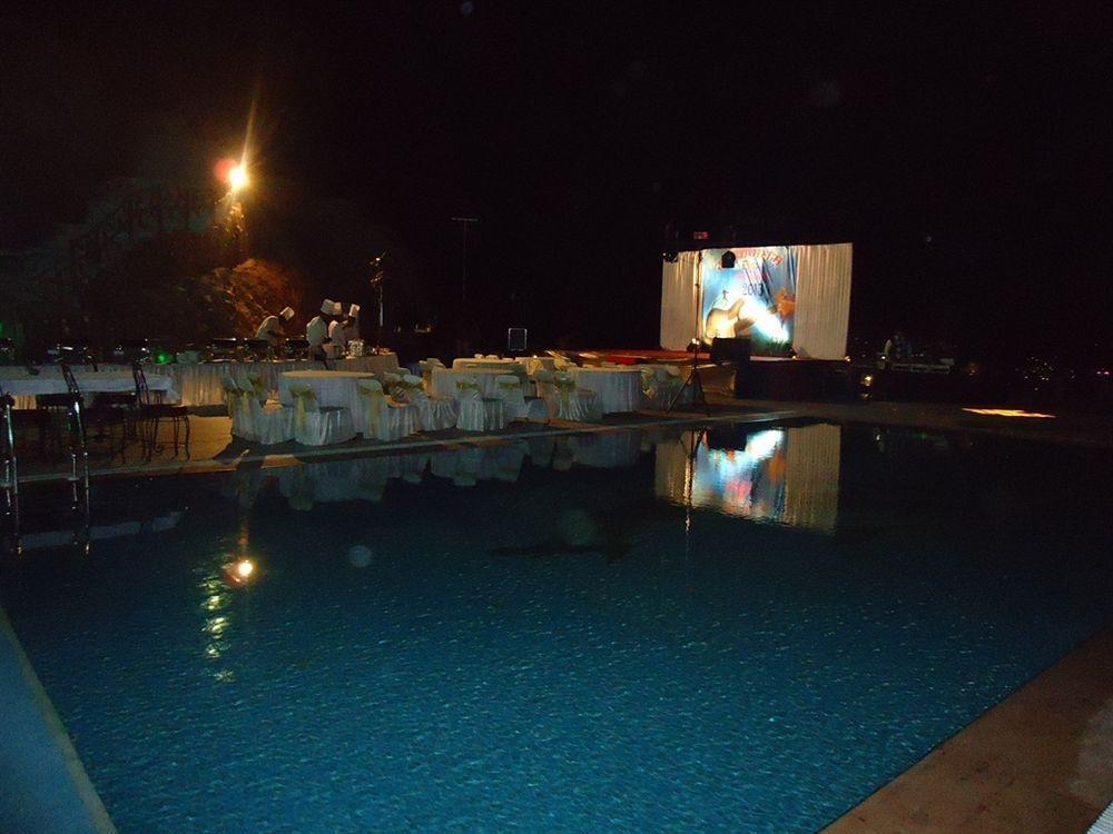 Bhairavgarh Palace Hotel 4*