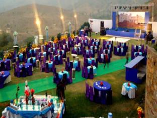 Hotel Bhairavgarh Palace