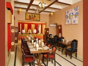 Hotel Oriental Palace 3*