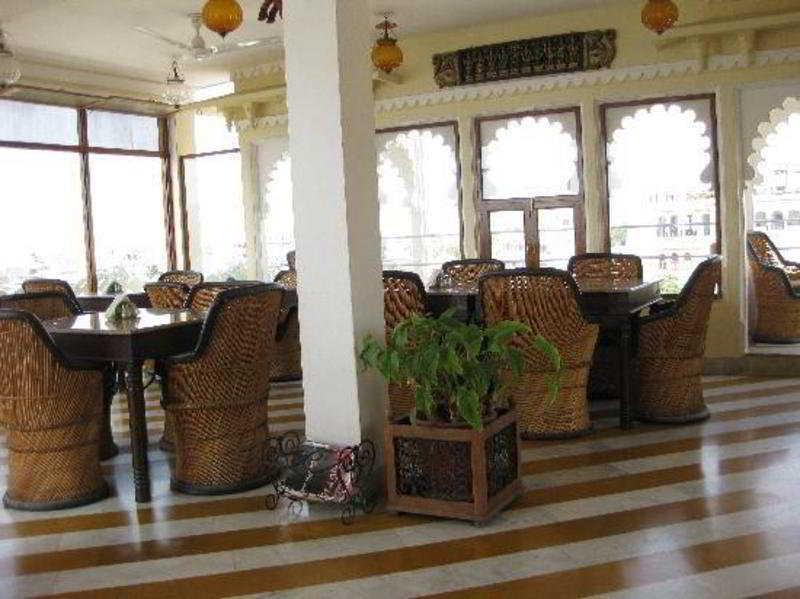 Jaiwana Haveli 3*