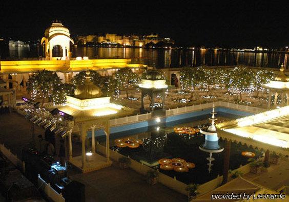 Jagmandir Island Palace - Grand Heritage