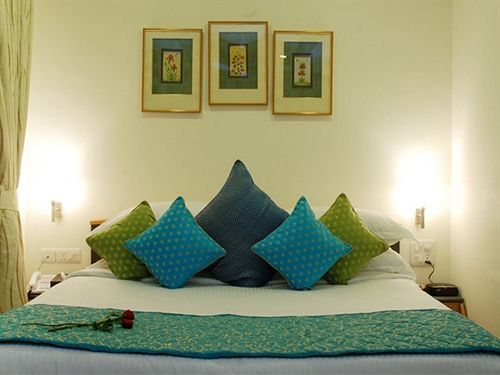 Hotel Jagmandir Island Palace - Grand Heritage 5*