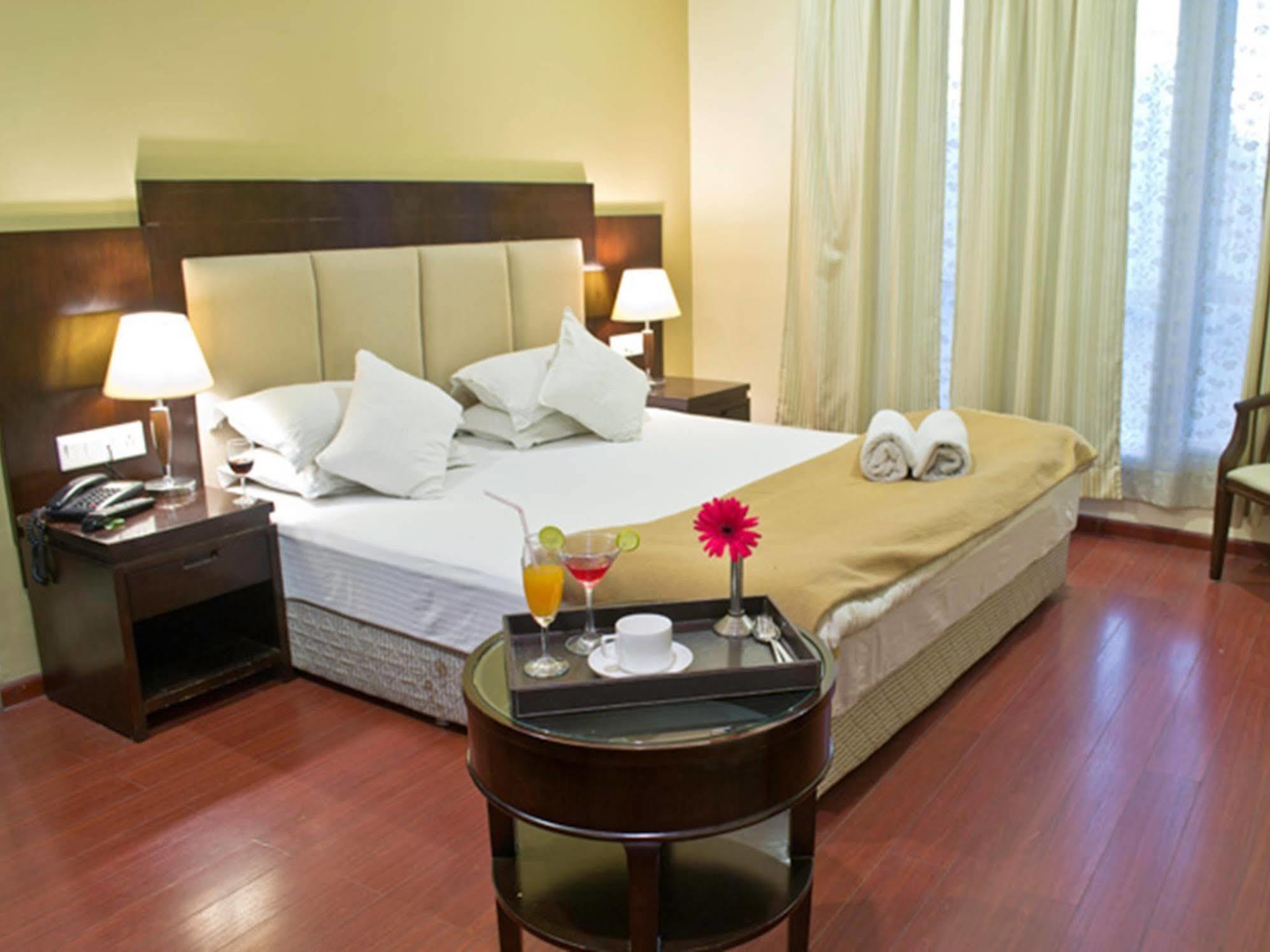 Gold Leaf Hotel
