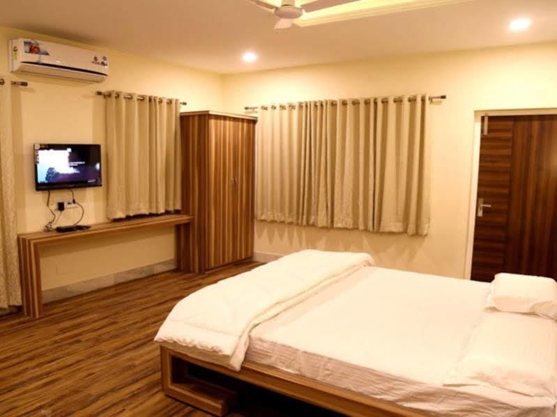 Collection O Royal Icon Hotel 3*