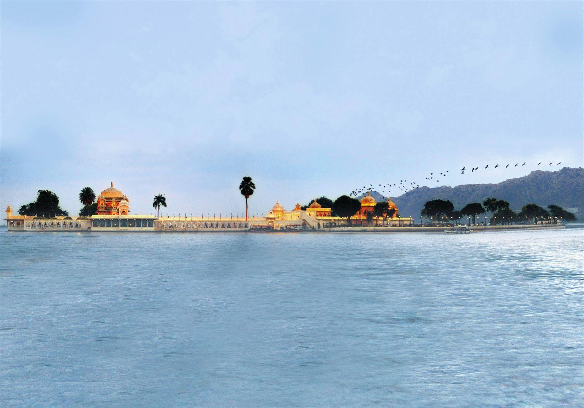 Hotel Jagmandir Island Palace - Grand Heritage Udaipur