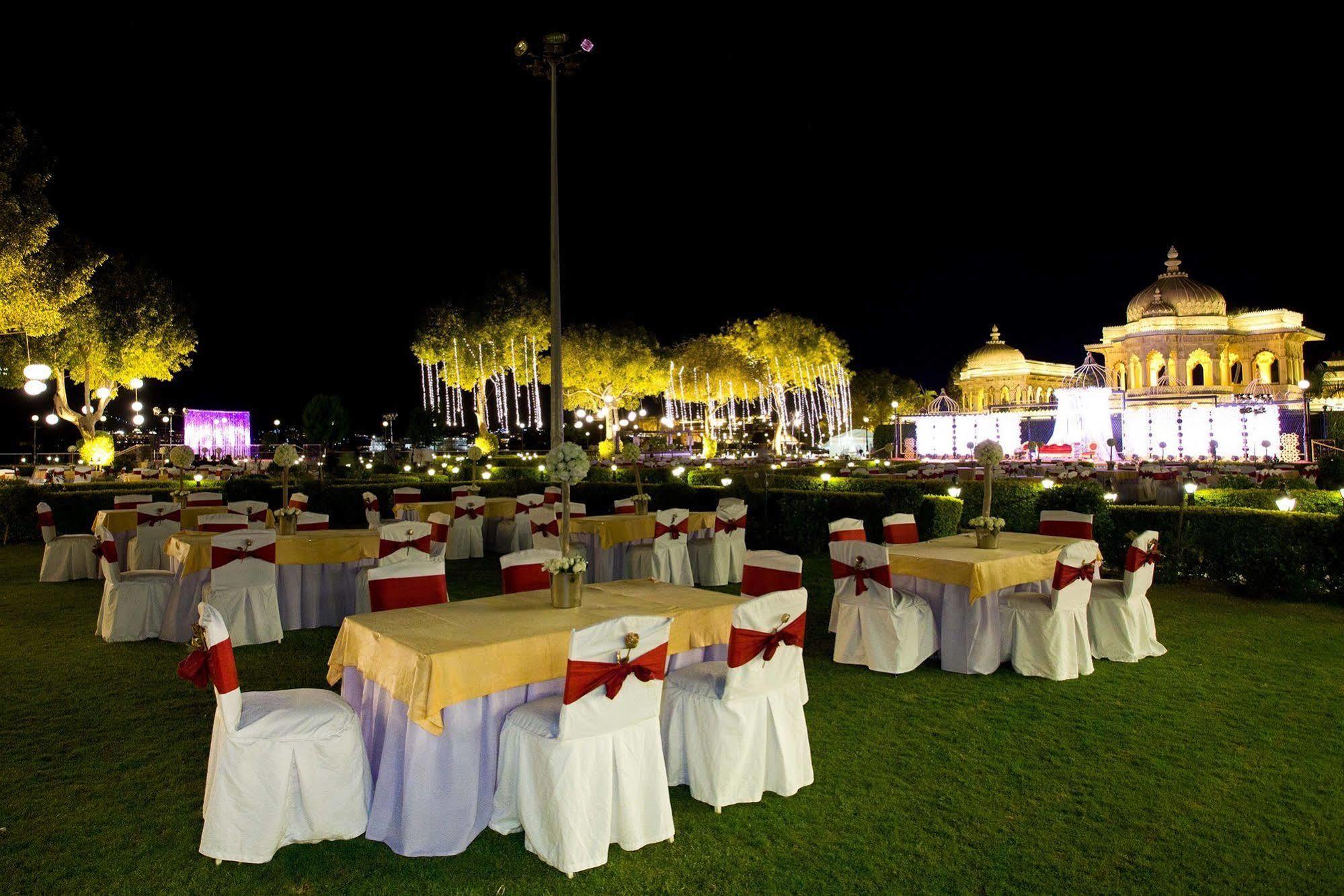 Jagmandir Island Palace - Grand Heritage Hotel Udaipur