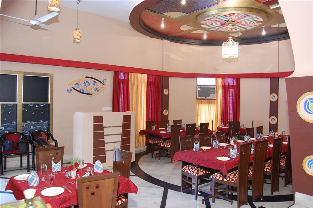 Hotel Oriental Palace 3*