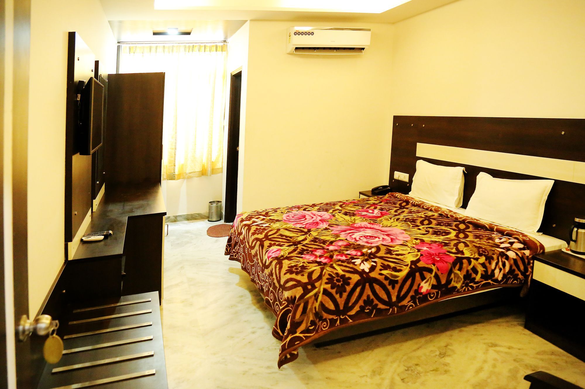 Royal Dezire Hotel 4*