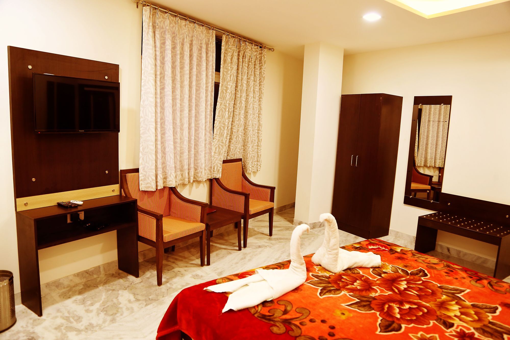 Royal Dezire Hotel 4*