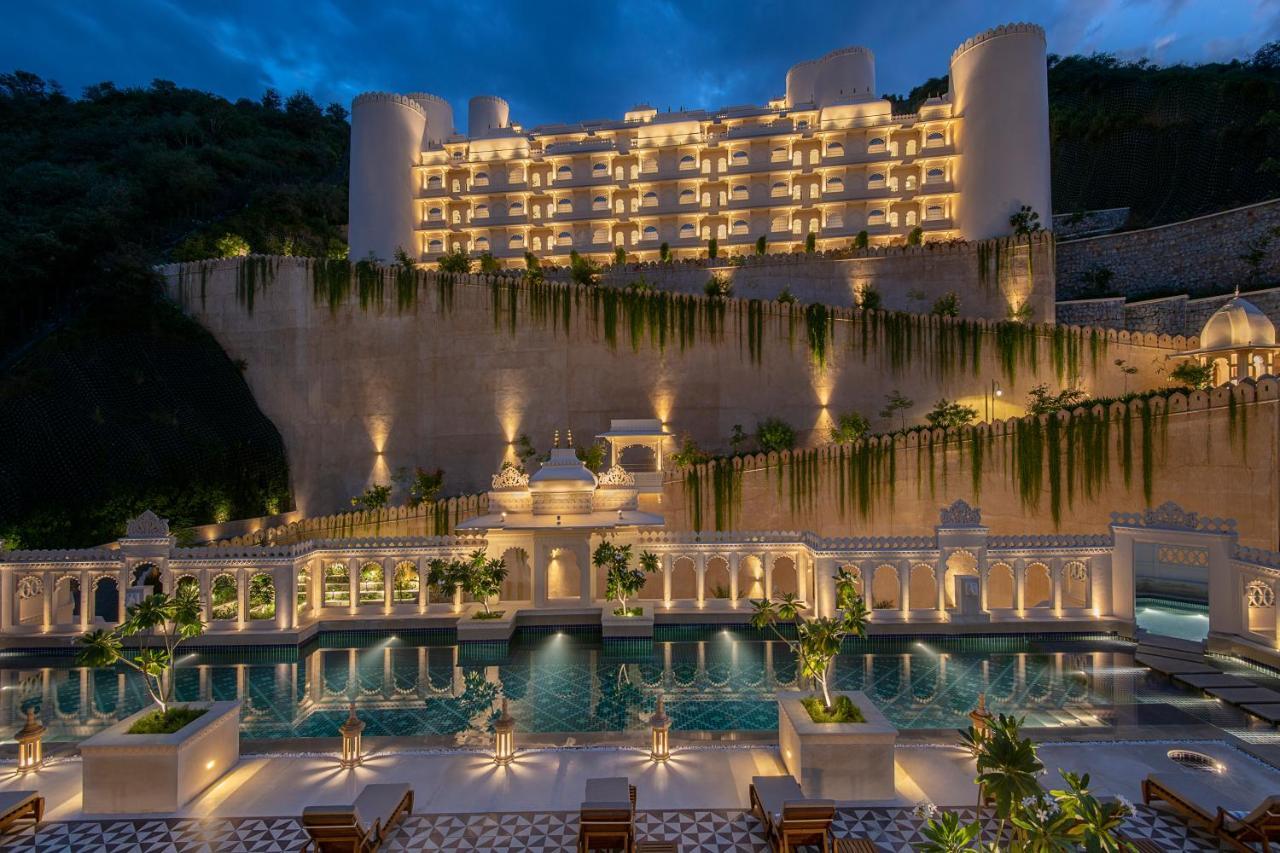 Aurika, Hotel