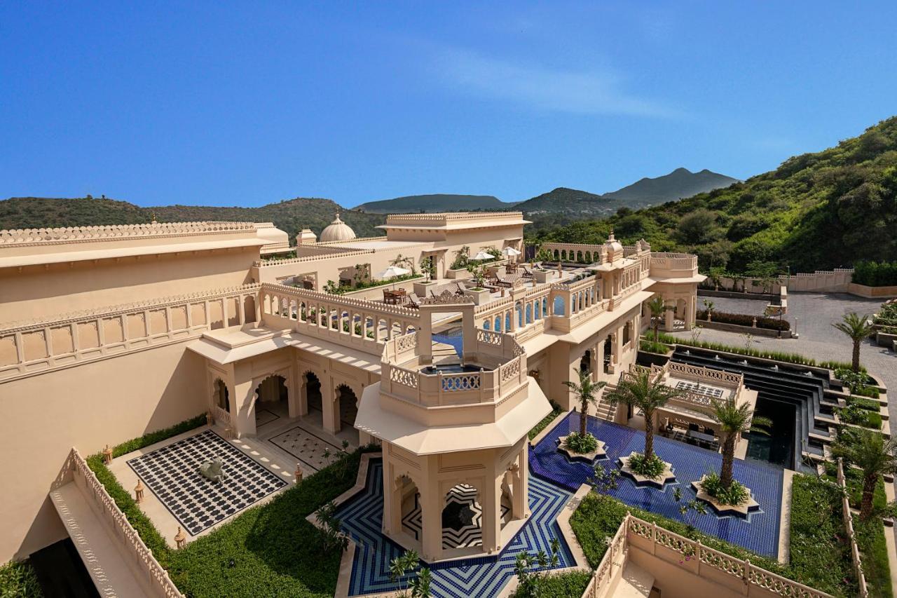 Aurika, Hotel