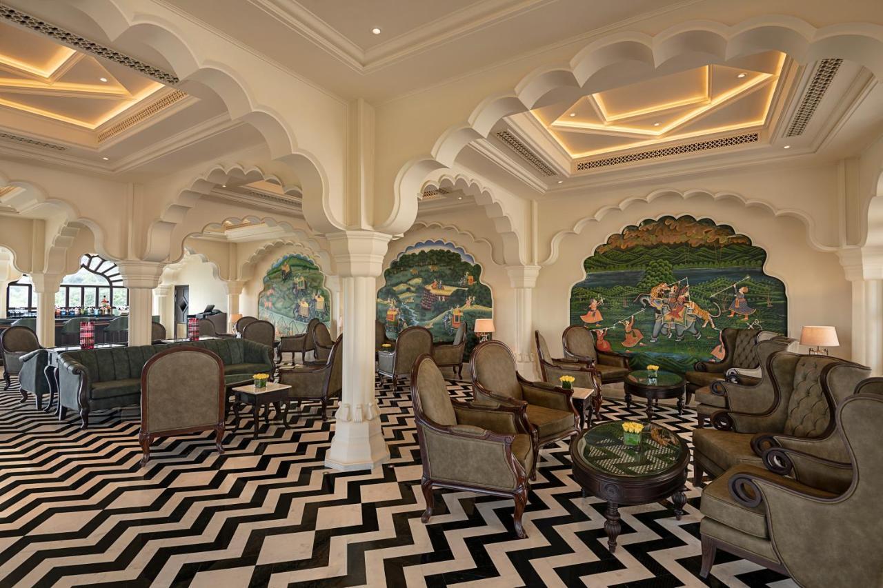 Aurika, Hotel