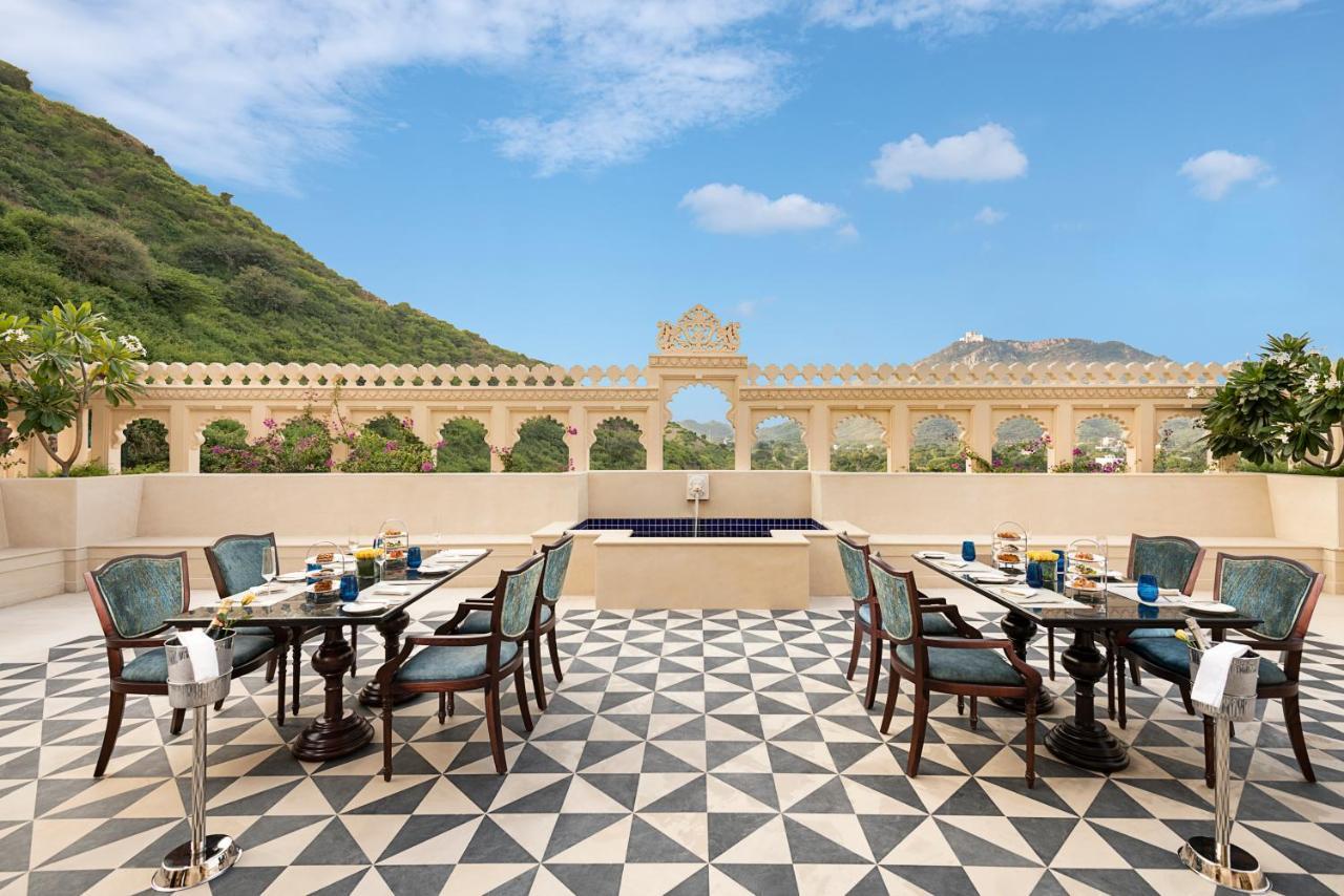 Aurika, Hotel